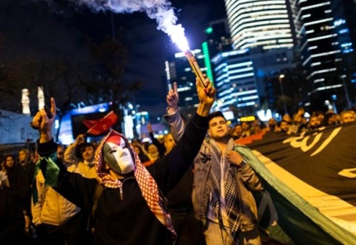 Εκατοντάδες χιλιάδες άνθρωποι διαδήλωσαν στην Κωνσταντινούπολη για τη Γάζα