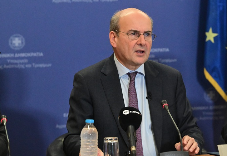 Χατζηδάκης για αγρότες: Στα 8,5 λεπτά η κιλοβατώρα - Μέσω εφαρμογής επιστροφή του ΕΦΚ πετρελαίου στην αντλία