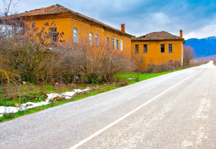 Κορέστεια: Τα πλίνθινα χωριά όπου σταμάτησε ο χρόνος