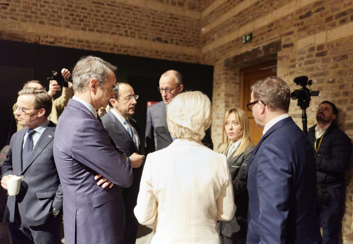 Στην Ινδία και όχι στην Ουάσιγκτον ο Κυριάκος - Καλά νέα στην υγεία από τον Μάριο - Εσωκομματικά δημοψηφίσματα προτείνει και η Άννα