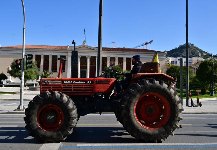 Ποιος θα οδηγεί το τρακτέρ το 2035; Η βόμβα της γήρανσης και η «Gen Z» που γυρίζει την πλάτη