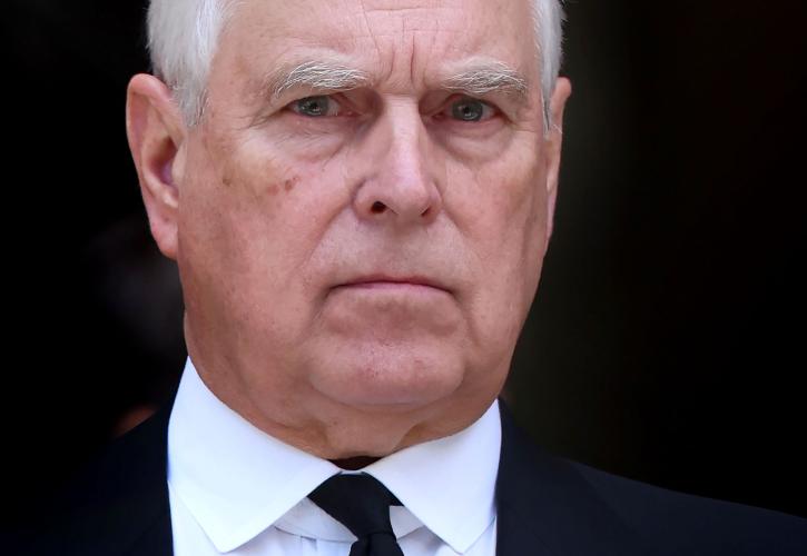 Ελεύθερος μετά από ανάκριση ο έκπτωτος πρίγκιπας Άντριου - Παραμένει υπό έρευνα