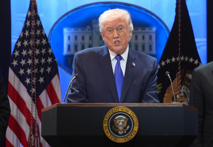 Ο Τραμπ απαντά στο Ανώτατο Δικαστήριο: Νέος παγκόσμιος δασμός 10%