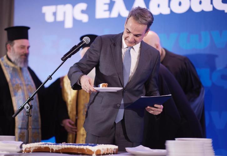 Εθνικό πλεονέκτημα η πολιτική σταθερότητα λέει ο Κυριάκος - Απάντηση Αλέξη - Μόνος πια ο Δουδωνής στη Λέσβο αλλά που θα πάει η έδρα;