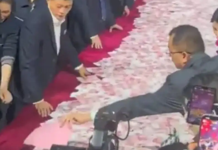 Κινεζική εταιρεία μοίρασε το 70% των κερδών στους υπαλλήλους της - «Πάρτε όσα μπορείτε»