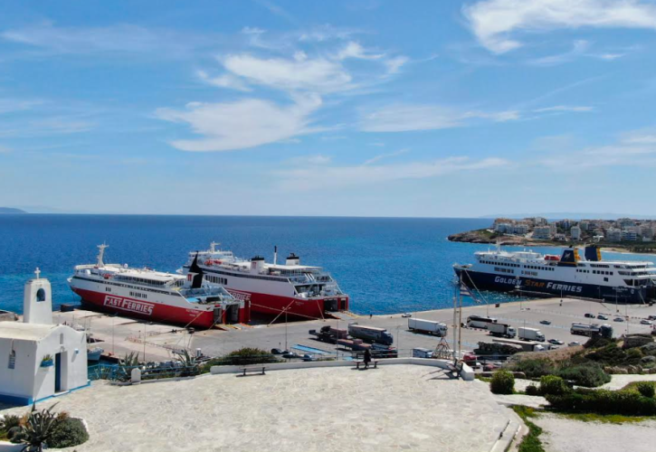 Παράνομη την απεργία στο λιμάνι της Ραφήνας: Επιμένουν στις κινητοποιήσεις τα σωματεία - Ακυρώσεις δρομολογίων