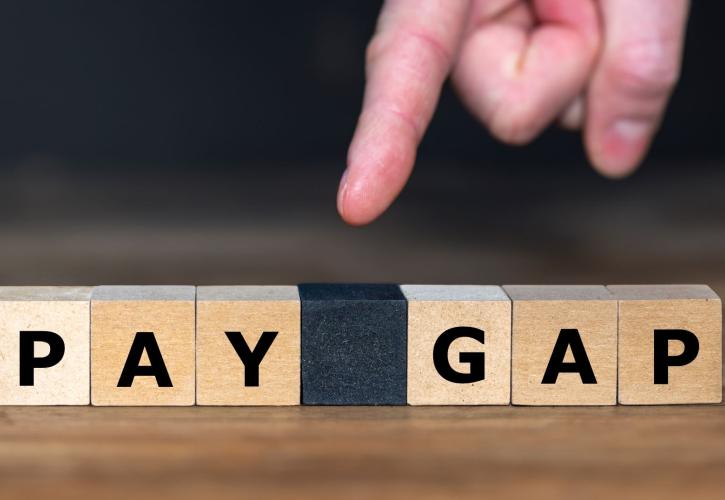 To μισθολογικό χάσμα αντρών - γυναικών ανοίγει την «ψαλίδα» στο 23,8% και στις συντάξεις τους