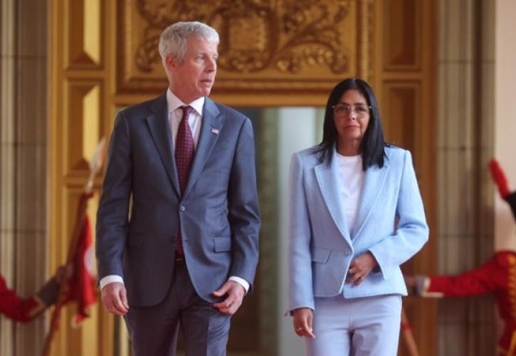 Κρις Ράιτ: Σε σημείο «ιστορικής καμπής» οι σχέσεις ΗΠΑ-Βενεζουέλας - Συνάντηση με Ροδρίγκες