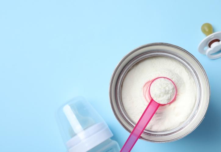 Κρίση στο βρεφικό γάλα: Εισαγγελική έρευνα σε πέντε εταιρείες - Ανακλήσεις σε 60 χώρες