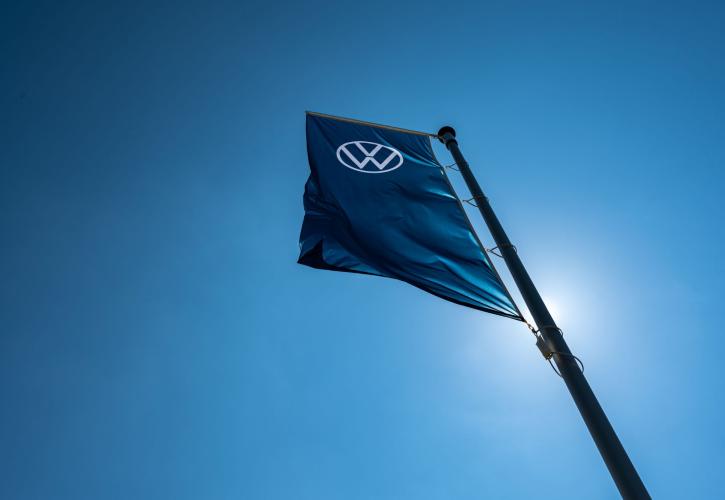 Volkswagen: Μείωση κόστους 20% έως 2028 - Έρχονται 35.000 απολύσεις στη Γερμανία