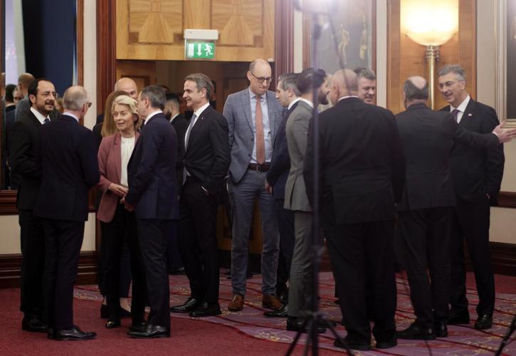 Καυτά θέματα στη συνταγματική αναθεώρηση απλώνει ο Κυριάκος - Πασοκικό Game of Thrones - Σφαγές σε Νομαρχιακές