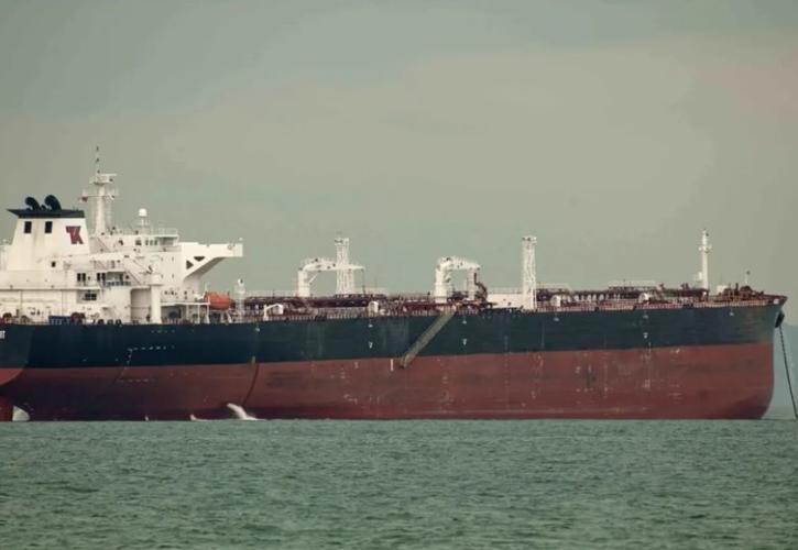 Bloomberg: Τάνκερ της Dynacom διέσχισε τα Στενά του Ορμούζ