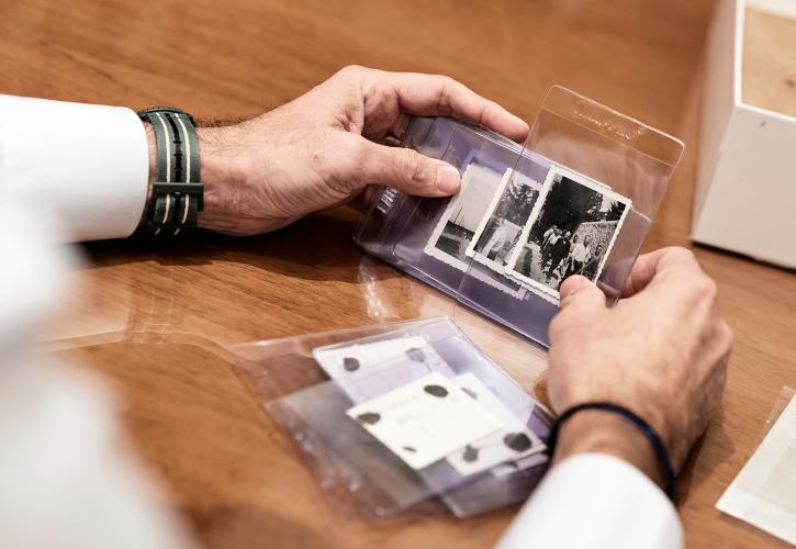 Μητσοτάκης για φωτογραφικά ντοκουμέντα της Καισαριανής: «Ένιωσα συγκίνηση, ρίγος αλλά και υπερηφάνεια»