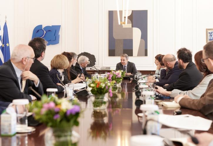 Σύσκεψη υπό τον Μητσοτάκη για την Ανώτατη Σχολή Παραστατικών Τεχνών: «Απαντάμε με πράξεις σε αίτημα δεκαετιών»