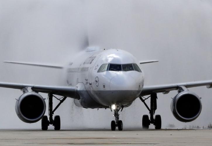 Κλειστό μέχρι νεοτέρας το αεροδρόμιο La Guardia - Αεροσκάφος της Air Canada Express συγκρούστηκε με όχημα εδάφους