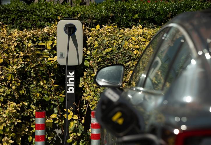 Blink Charging Hellas: Εγκατέστησε πάνω από 90 σταθμούς φόρτισης το 2025