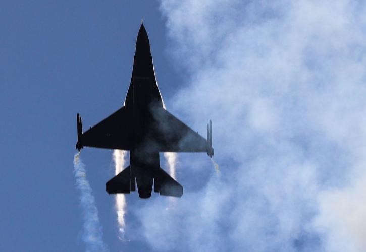 Στην Κύπρο τέσσερα ελληνικά F-16: Μέχρι αύριο οι φρεγάτες «Κίμων» και «Ψαρά»