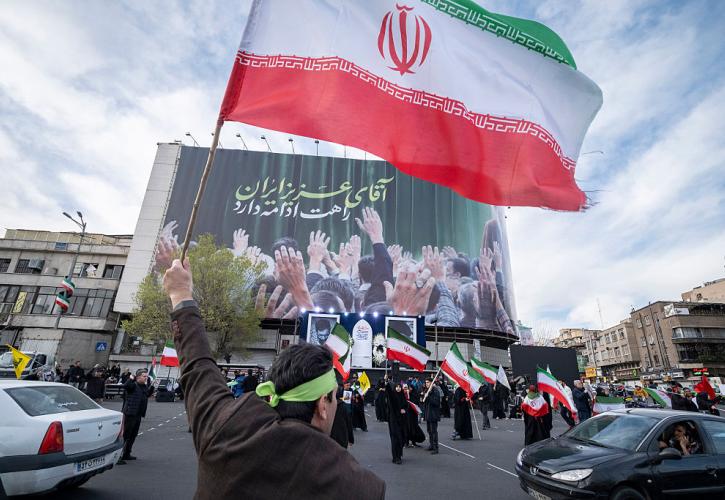 Ιράν: Χιλιάδες άνθρωποι συγκεντρώθηκαν για να εκφράσουν την υποστήριξή τους στον νέο ανώτατο ηγέτη