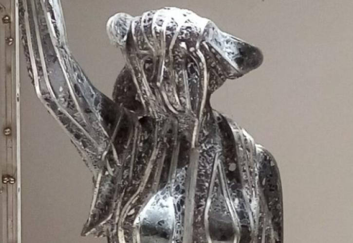 Θεσσαλονίκη: Άγνωστοι βανδάλισαν γλυπτό στο κέντρο της πόλης