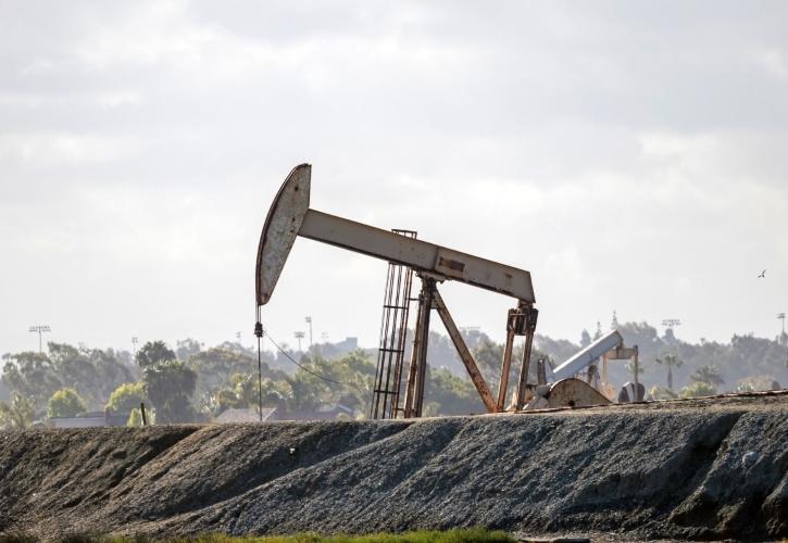 Νέο ράλι για το πετρέλαιο με ώθηση από τα Στενά του Ορμούζ