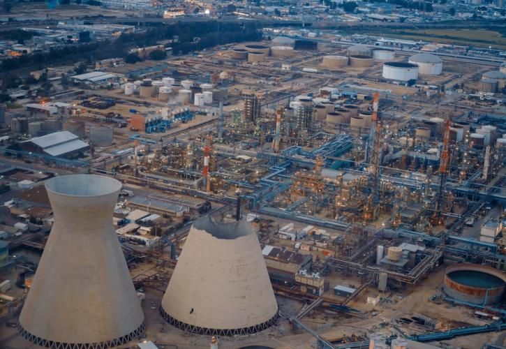 Ισραήλ: Πλήγμα σε διυλιστήριο της Χάιφα, το μεγαλύτερο στη χώρα