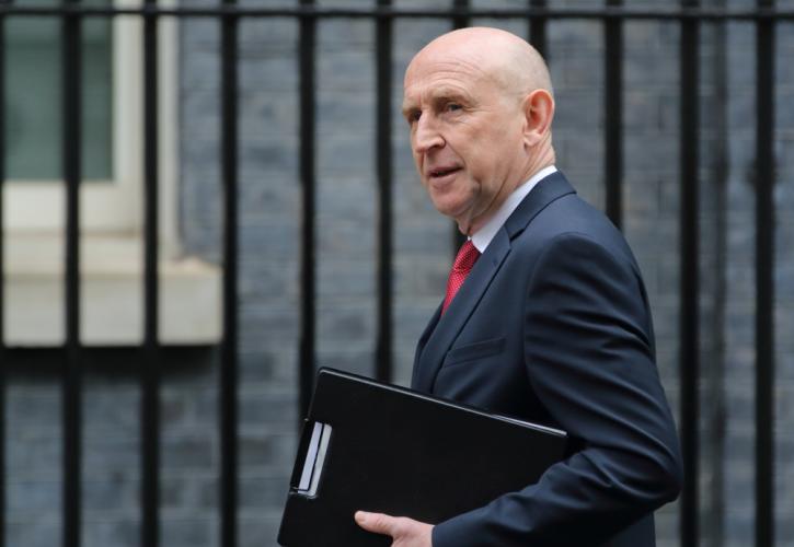 Στην Κύπρο ο Βρετανός υπουργός Άμυνας - Ιταλία, Ισπανία, Ολλανδία, Γαλλία στέλνουν ναυτικές μονάδες