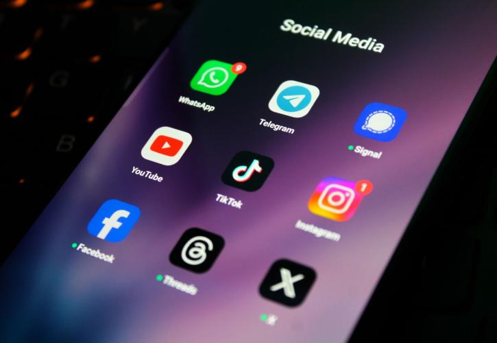 Καταγγελίες κατά των Meta, TikTok και Google για διαδικτυακές οικονομικές απάτες
