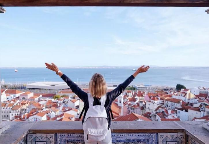 6 πόλεις για γυναίκες που ταξιδεύουν μόνες