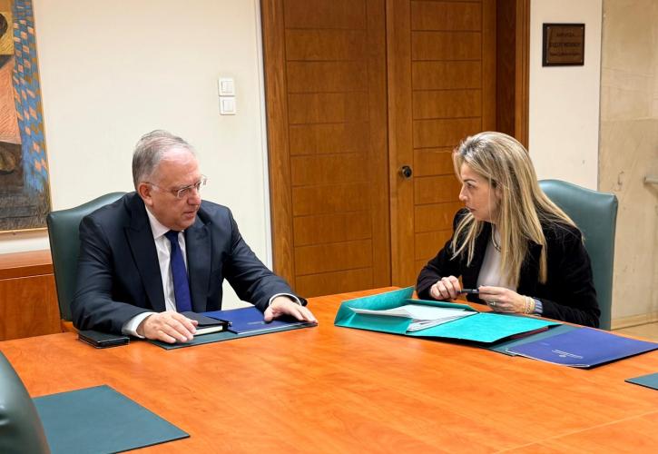 Θεοδωρικάκος: Πλήρης επάρκεια προϊόντων στην αγορά - Εντατικοί έλεγχοι