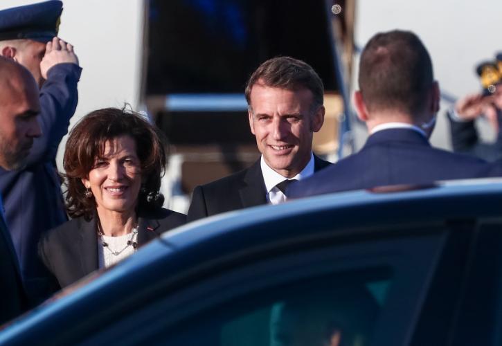 Έφτασε στην Αθήνα ο Εμανουέλ Μακρόν - LIVE η συζήτηση στη Ρωμαϊκή Αγορά