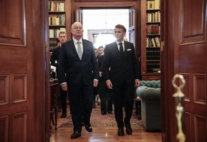 Συνάντηση Τασούλα - Μακρόν: «Ιστορικοί οι δεσμοί Ελλάδας - Γαλλίας»