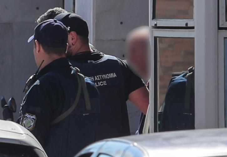 Στην Ευελπίδων ο δράστης της επίθεσης σε ΕΦΚΑ, Πρωτοδικείο - Αρνείται ότι ήθελε να σκοτώσει