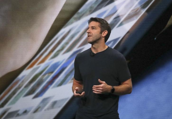 Τέλος εποχής στην Apple: Ο Τζον Τέρνους διαδέχεται τον Τιμ Κουκ στην ηγεσία