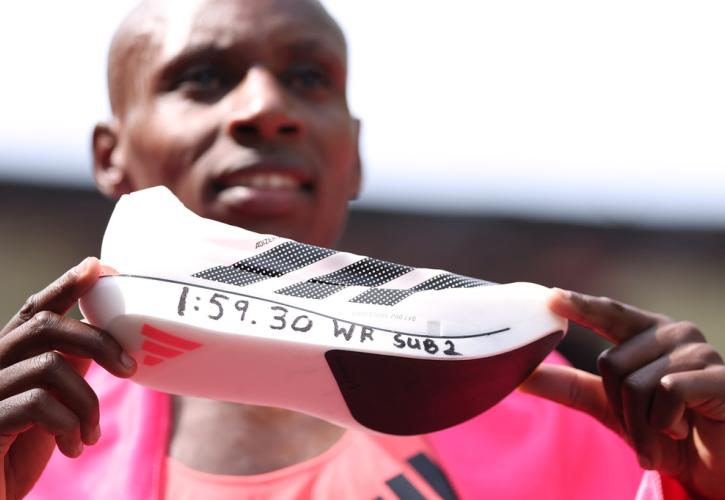 Adidas: «Τρέλα» για το 500 δολαρίων παπούτσι που «έτρεξε» κάτω από 2 ώρες τον Μαραθώνιο
