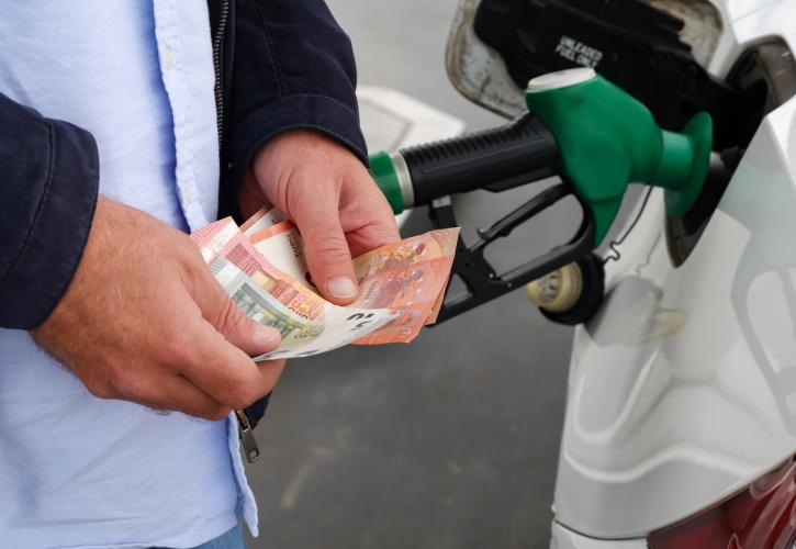 Fuel Pass: «Φρένο - γκάζι» στις αιτήσεις με νέα προβλήματα
