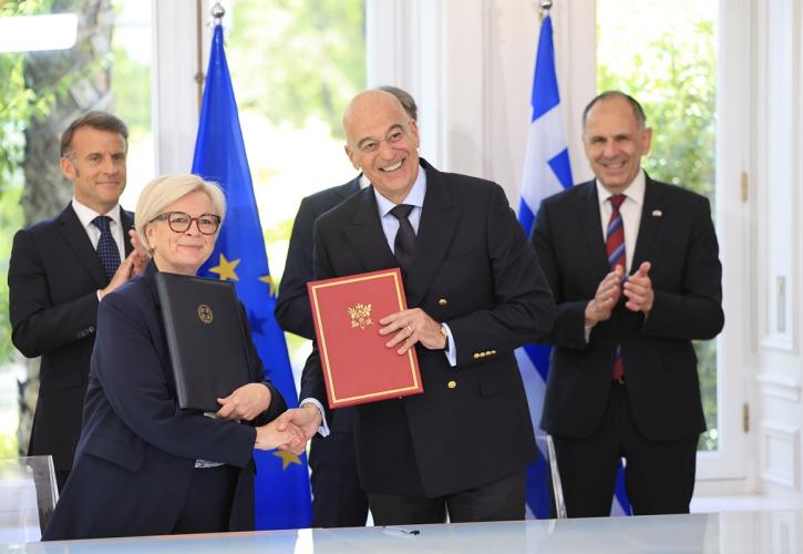 Δένδιας: Υπέγραψε με τη Γαλλίδα ομόλογό του την ανανέωση της «Στρατηγικής Εταιρικής Σχέσης» Ελλάδας – Γαλλίας