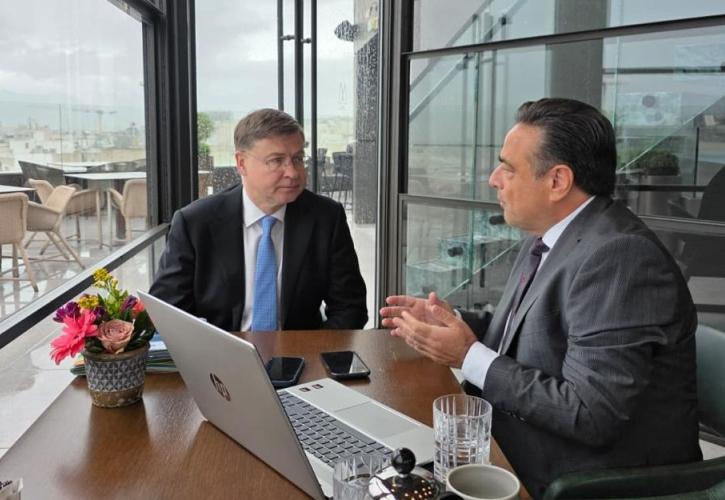 Επίτροπος Ντομπρόβσκις στο Insider: Mέτρα στήριξης με σύνεση - Πιο δύσκολες σήμερα οι συνθήκες στην ΕΕ