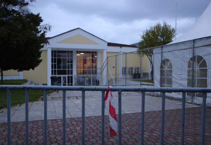 Τέμπη: Μεγάλωσε η αίθουσα του Εφετείου Κακουργημάτων Λάρισας που διεξάγεται η δίκη