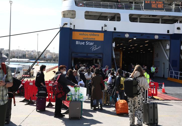 Κορυφώνεται η πασχαλινή έξοδος - Σε επιφυλακή Λιμενικό και Τροχαία