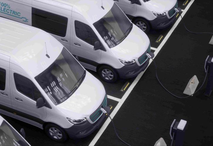 EY: Η ηλεκτροκίνηση των εταιρικών στόλων στην Ευρώπη μπορεί να εξοικονομήσει σχεδόν 250 δισ. ευρώ