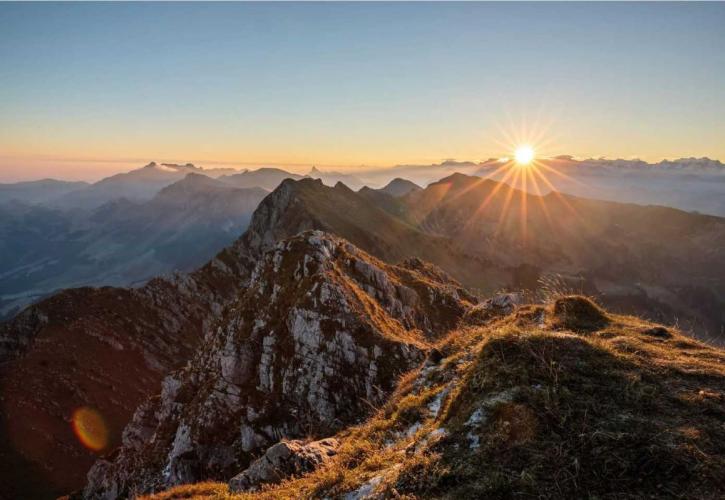 EY: Η Ελλάδα παραμένει σε τροχιά ανάπτυξης - Ο επενδυτικός κύκλος αλλάζει κατεύθυνση