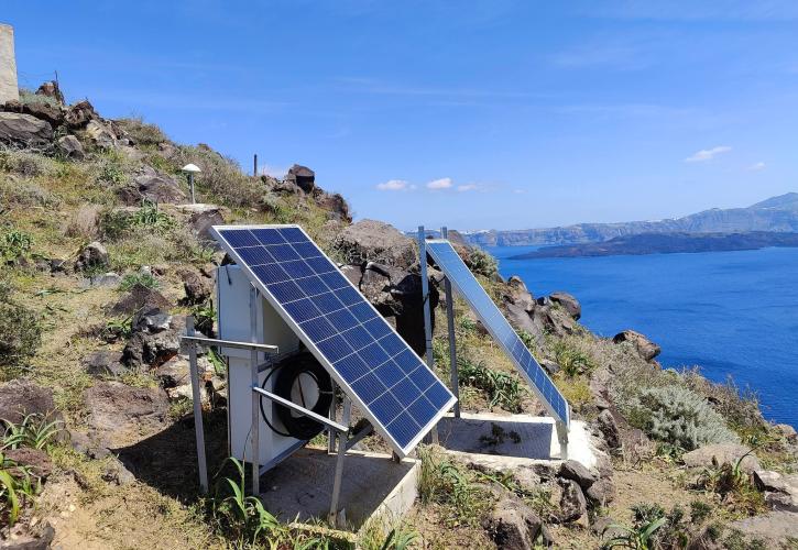 «Καλωδιώνονται» Σαντορίνη και Θηρασιά για την έγκαιρη ανίχνευση σεισμικής δραστηριότητας