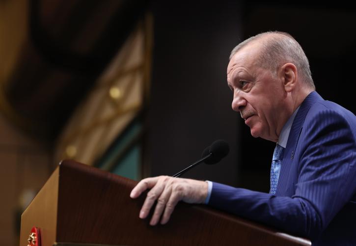 Δέσμευση Ερντογάν για «δρακόντεια» μέτρα οπλοκατοχής στην Τουρκία