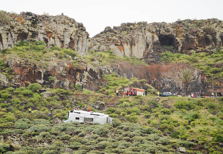 Ανατροπή τουριστικού λεωφορείου στα Κανάρια Νησιά: 1 νεκρός - 3 σοβαρά τραυματίες