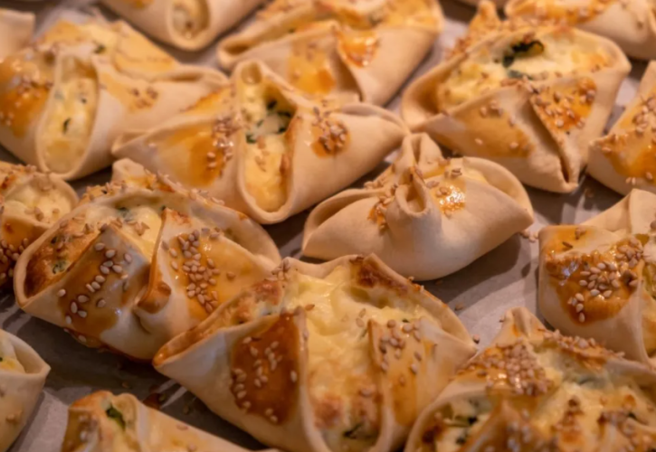 Τα γλυκά του Πάσχα στην Ελλάδα: Ένα γευστικό ταξίδι από το Ιόνιο μέχρι την Κρήτη