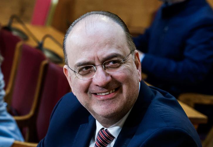 Πυρ ομαδόν από την αντιπολίτευση για το retweet Λαζαρίδη