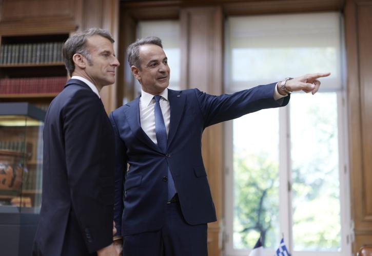 Politico: Ελλάδα και Γαλλία ζητούν νέα ευρωομόλογα και παράταση στην αποπληρωμή του Ταμείου Ανάκαμψης