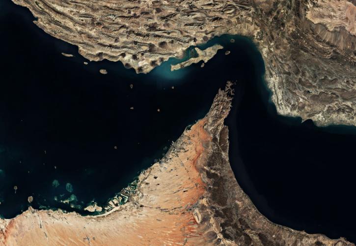 Οι IRGC κλείνουν ξανά τα Στενά του Ορμούζ «μέχρι να αρθεί ο ναυτικός αποκλεισμός των ΗΠΑ»