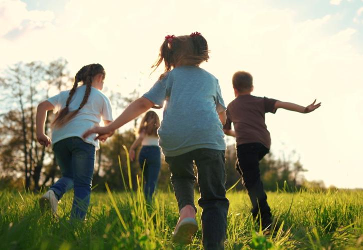 Παιδικές κατασκηνώσεις ΔΥΠΑ: Προ των πυλών 70.000 voucher - Δικαιούχοι, κριτήρια και αιτήσεις