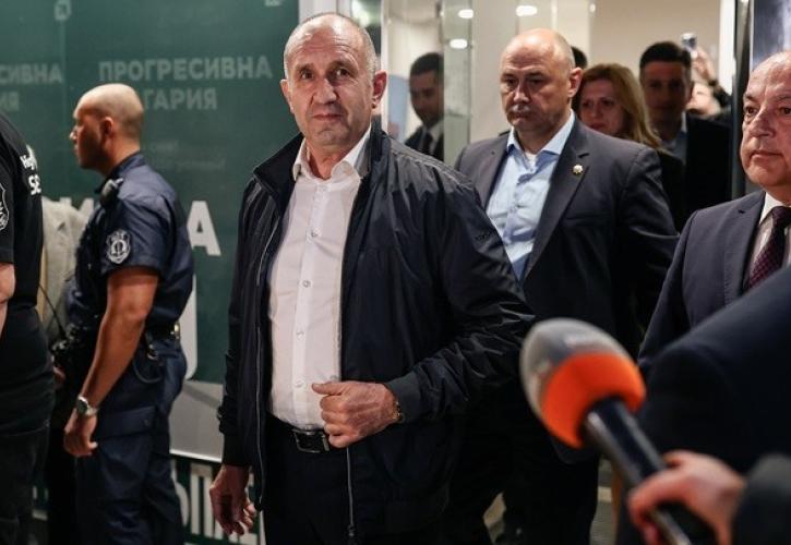 Εκλογές στη Βουλγαρία: Αυτοδυναμία για τον Ρούμεν Ράντεφ που θεωρείται προσκείμενος στη Ρωσία